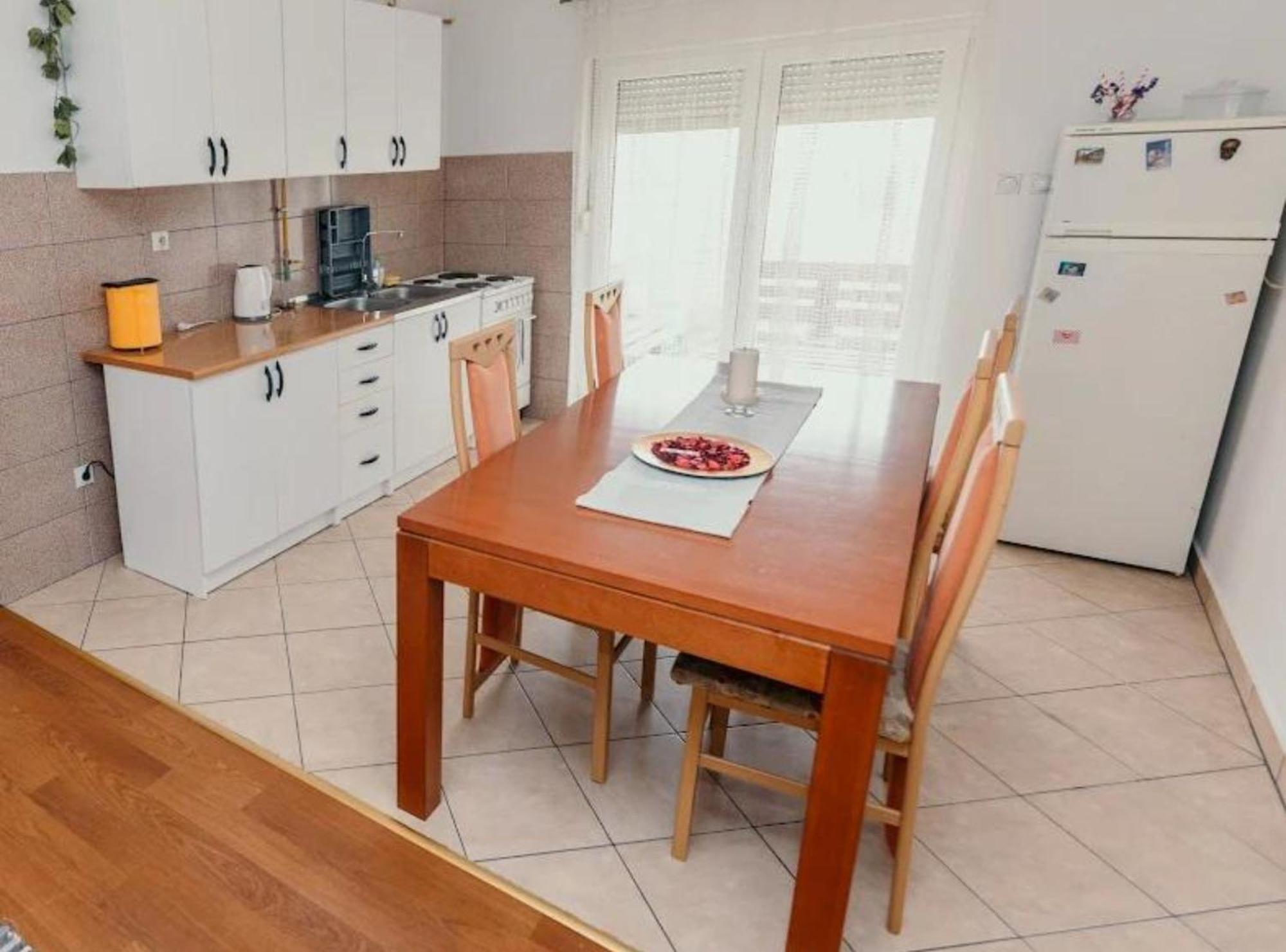 Apartmani Tea I Toni Gradiste Extérieur photo
