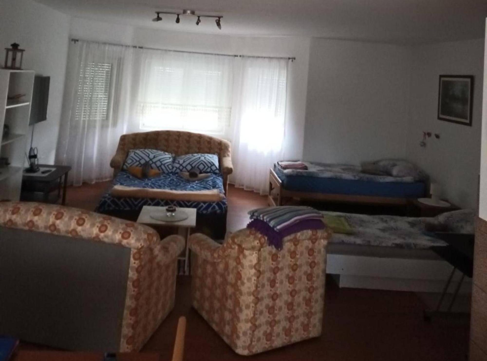 Apartmani Tea I Toni Gradiste Extérieur photo