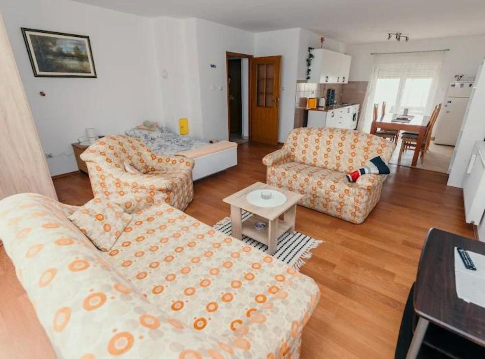 Apartmani Tea I Toni Gradiste Extérieur photo