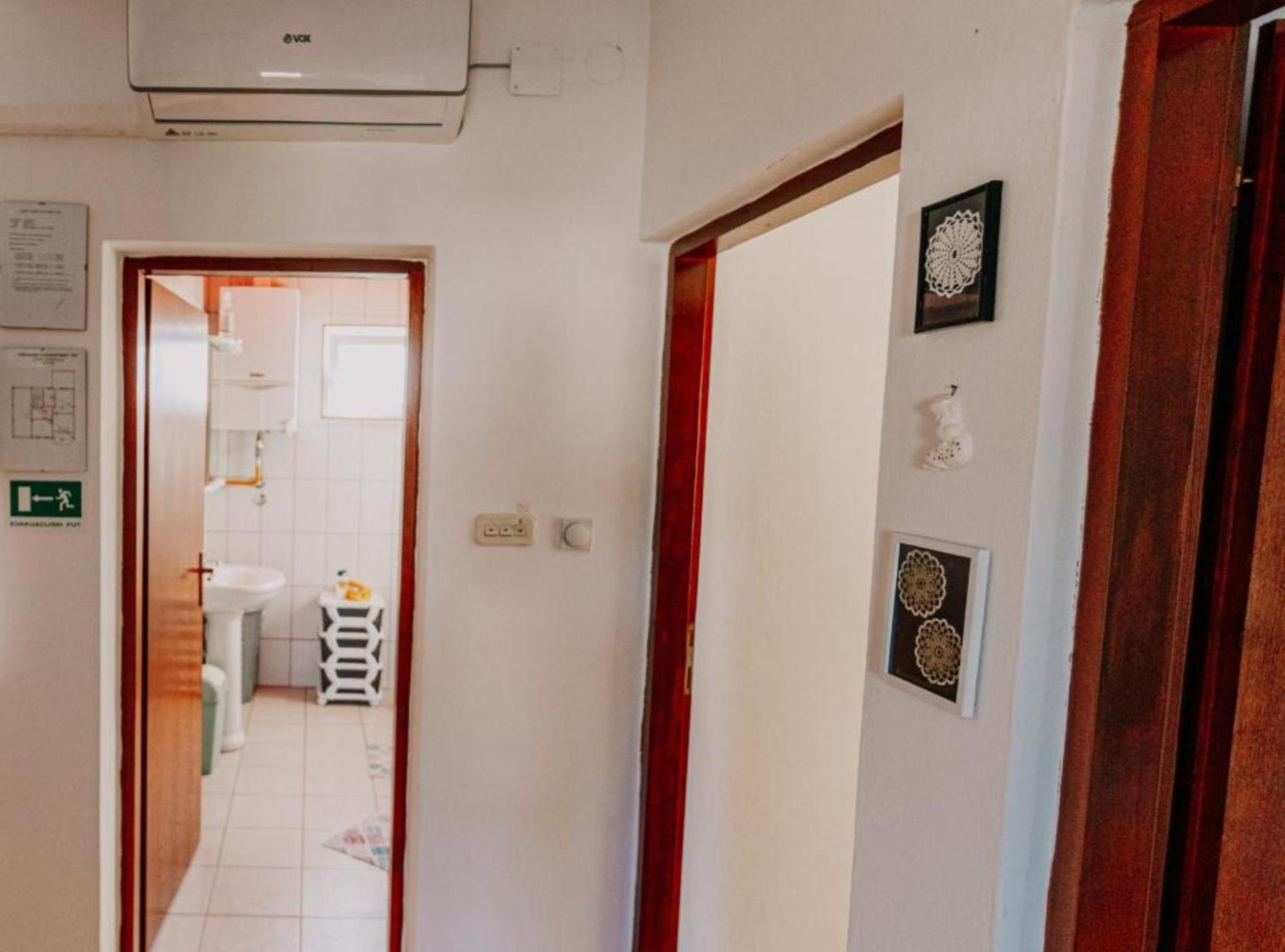 Apartmani Tea I Toni Gradiste Extérieur photo