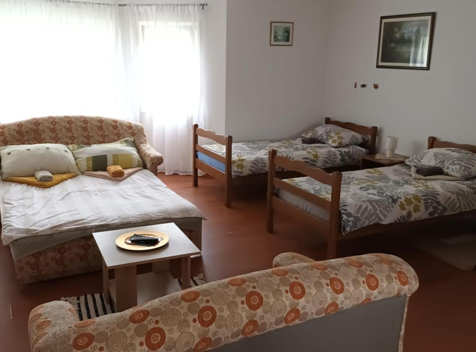 Apartmani Tea I Toni Gradiste Extérieur photo